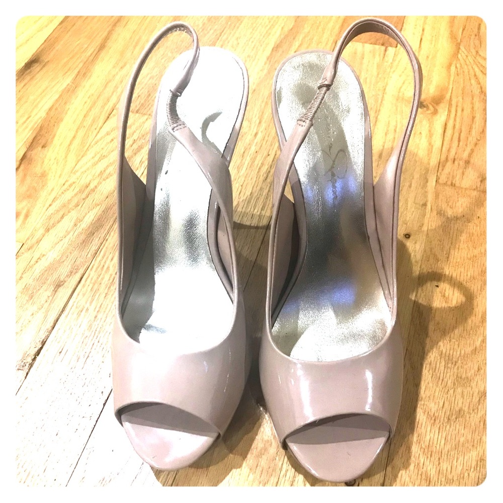Slingback nude pumps